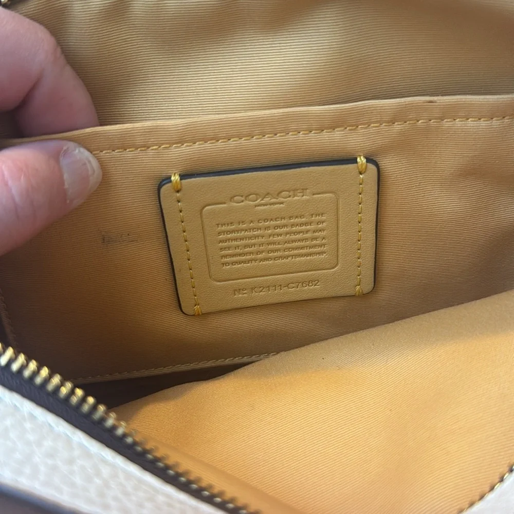 Coach crossbody - Picture 6 of 11